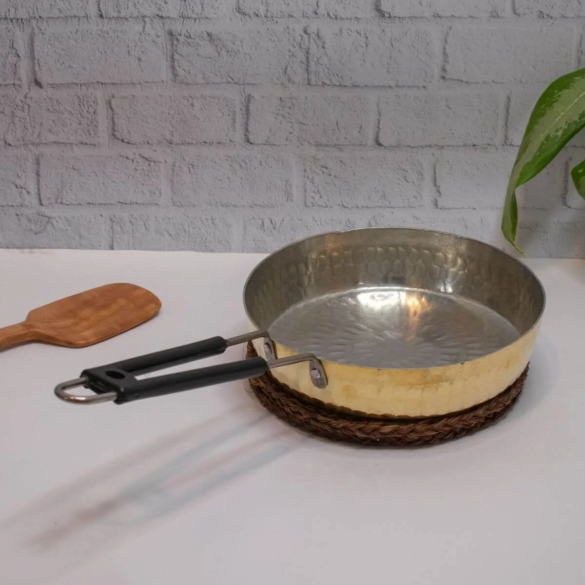 Brass Fry Pan with Heat Resistant long handle - Image 4