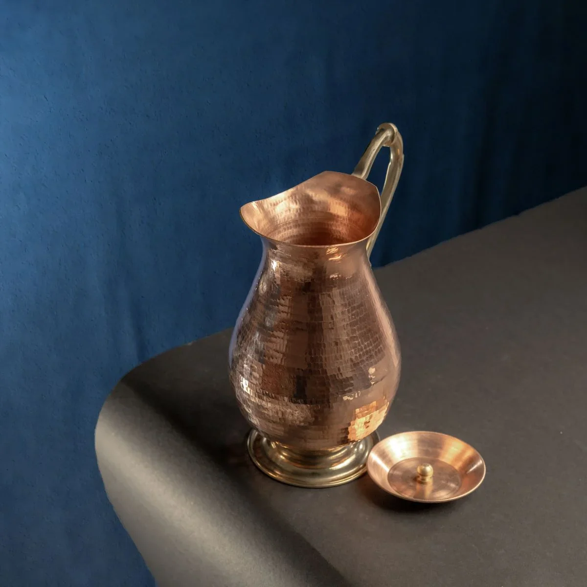 Copper Water Curved Jug: Traditional Design - Image 2