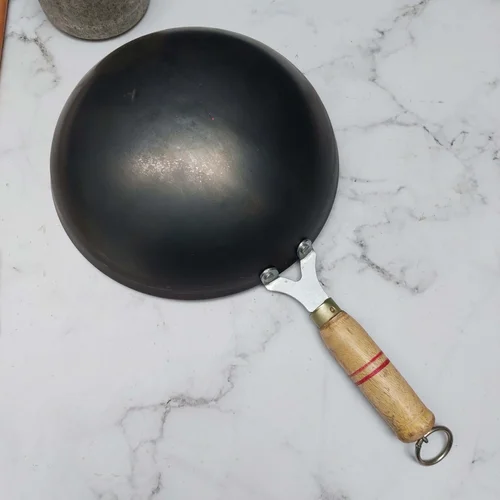 Pure Iron Wok With Wooden Handle - Image 5