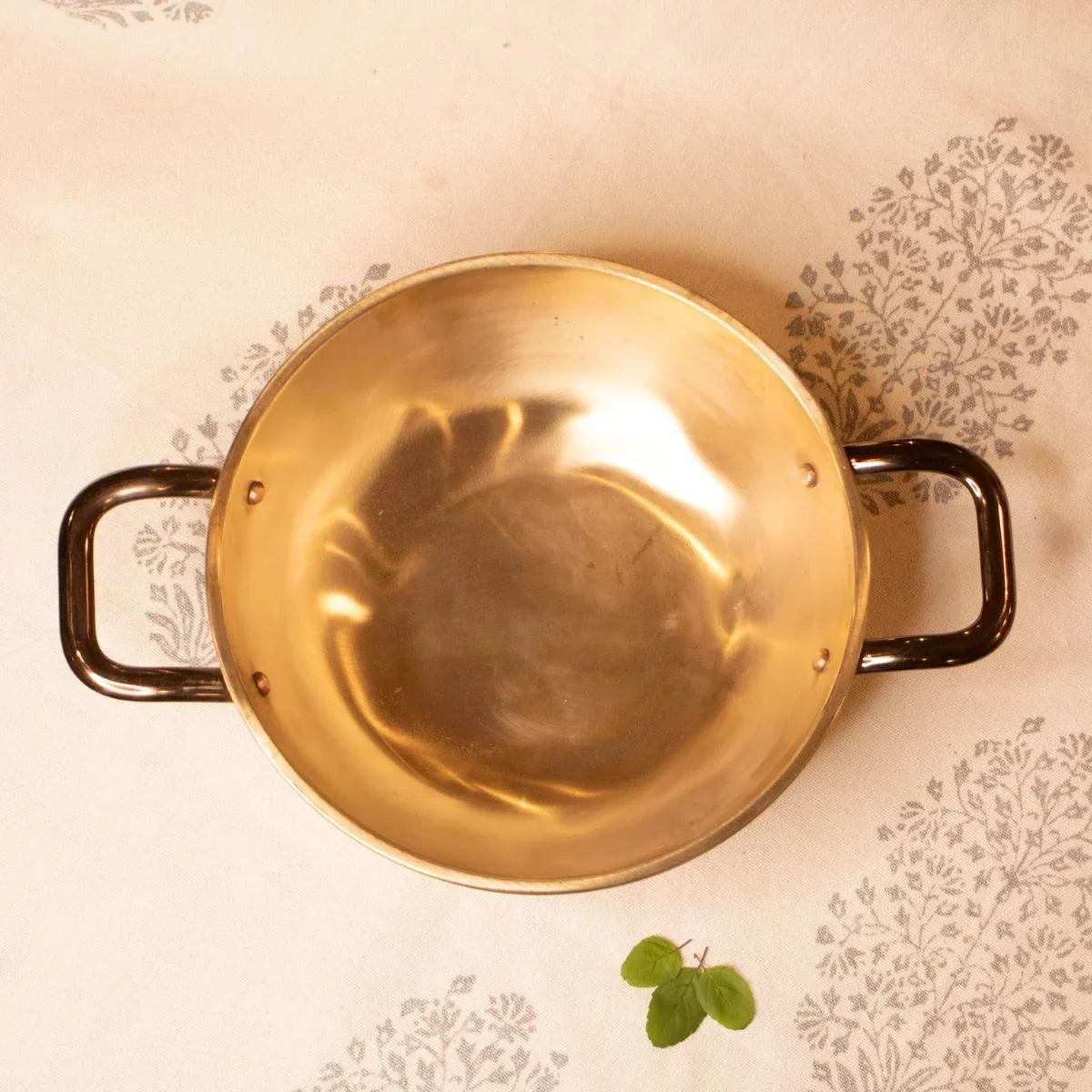 Kansa Tulsi Kadai with Heat Resistant Handles - Image 3