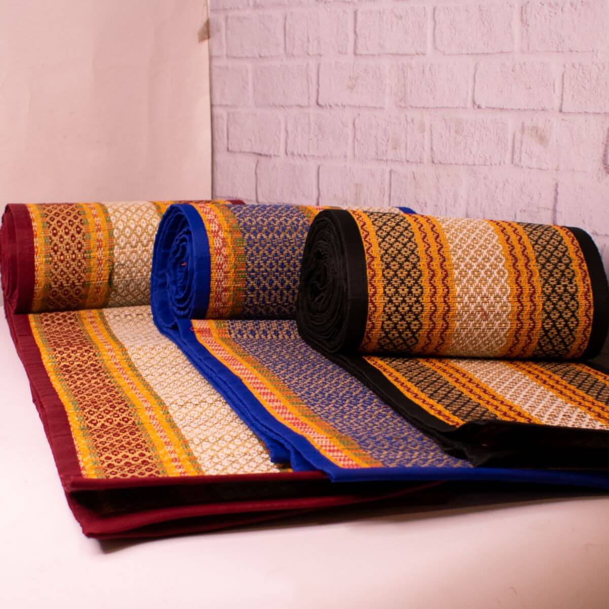 Natural River Grass Madur Mats - Medium (3 Fold) - Image 4