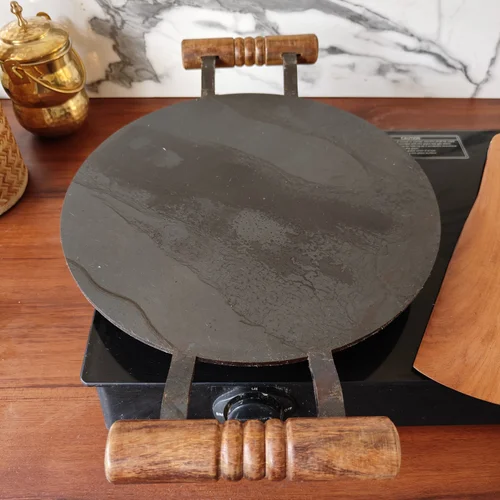 Pure Iron Tawa Round with Wooden Handle/ Pre-Seasoned No chemical Coating - Image 2