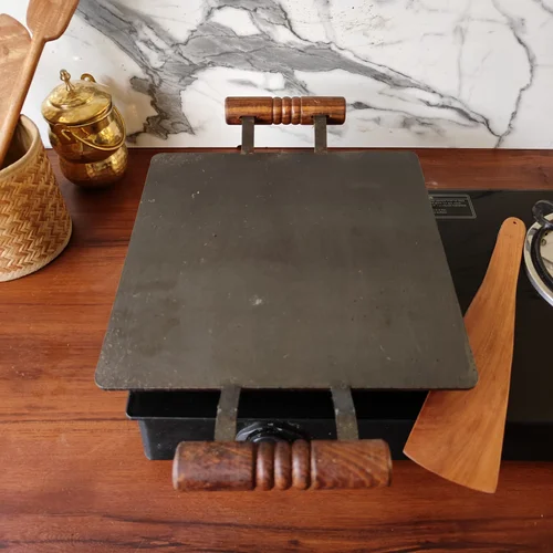 Pure Iron Tawa Square with Wooden Handle/ Pre-Seasoned No chemical Coating - Image 2
